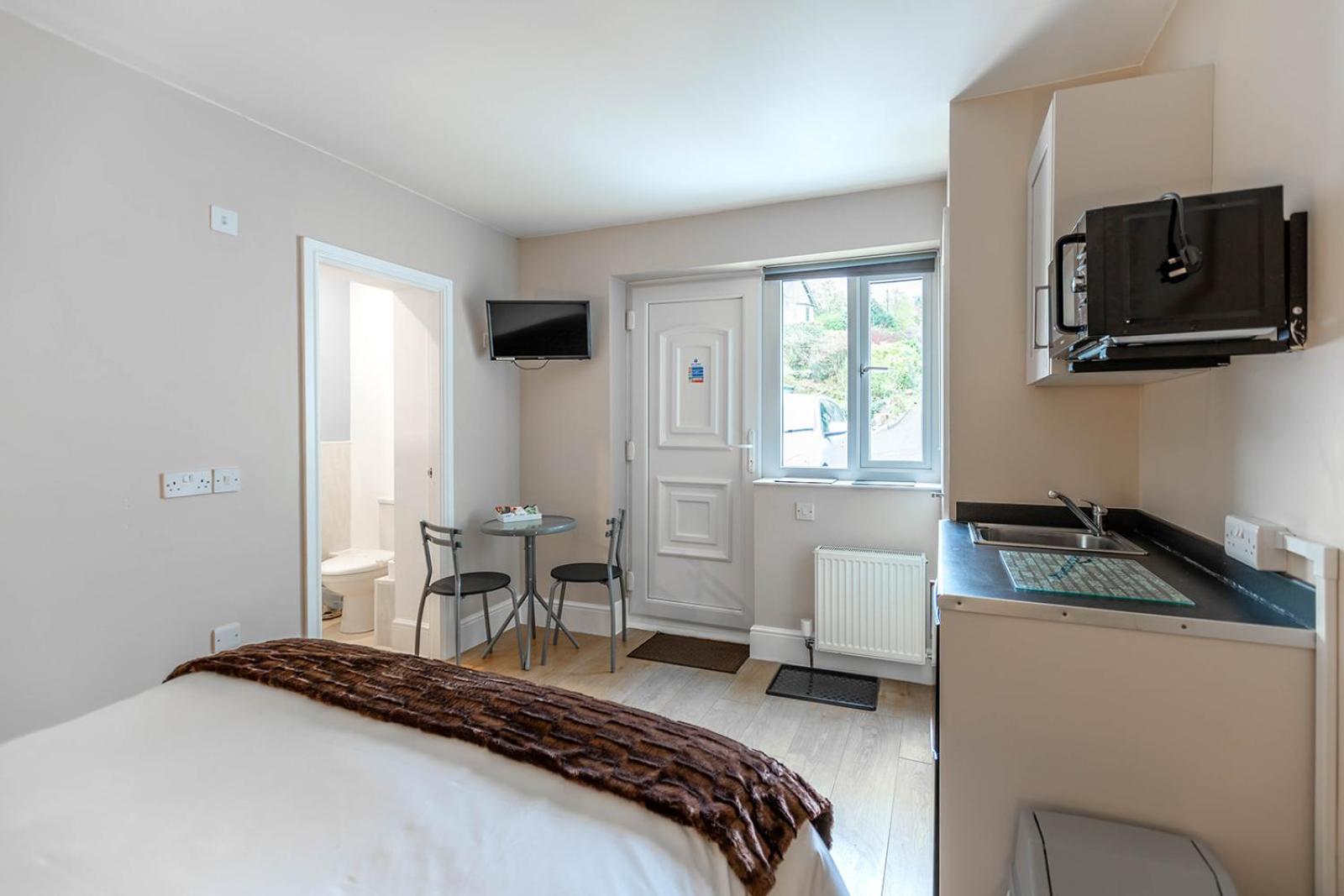 Windermere Studio Rooms - With Free Car Parking Onsite Extérieur photo