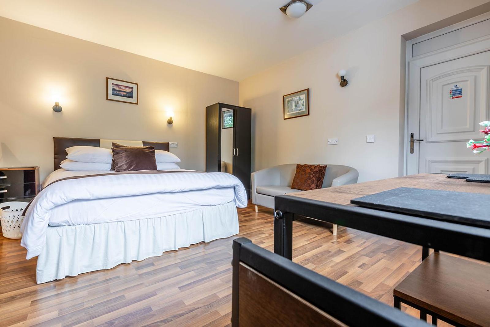 Windermere Studio Rooms - With Free Car Parking Onsite Extérieur photo