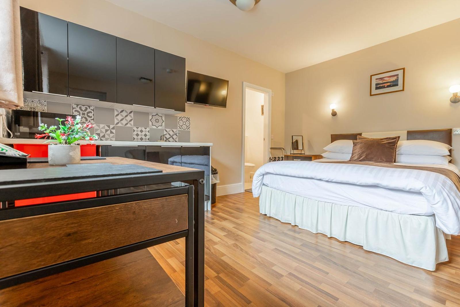 Windermere Studio Rooms - With Free Car Parking Onsite Extérieur photo