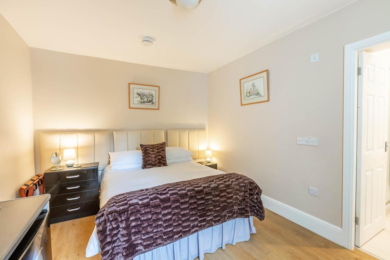 Windermere Studio Rooms - With Free Car Parking Onsite Extérieur photo