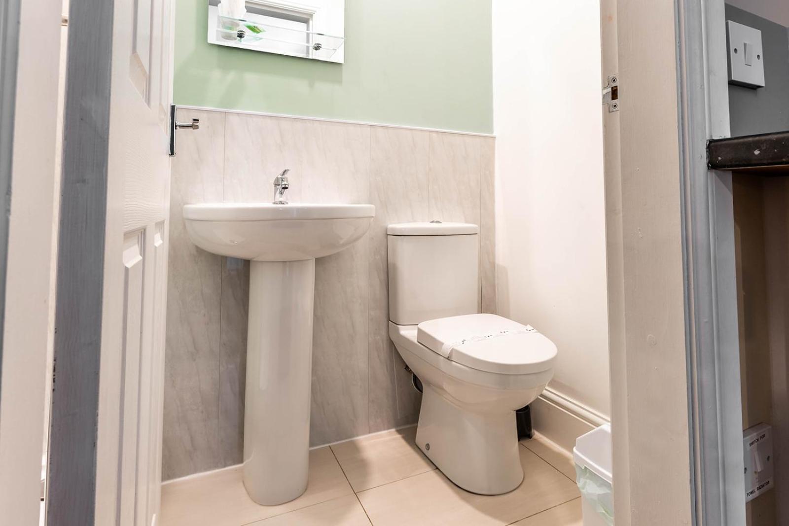 Windermere Studio Rooms - With Free Car Parking Onsite Extérieur photo