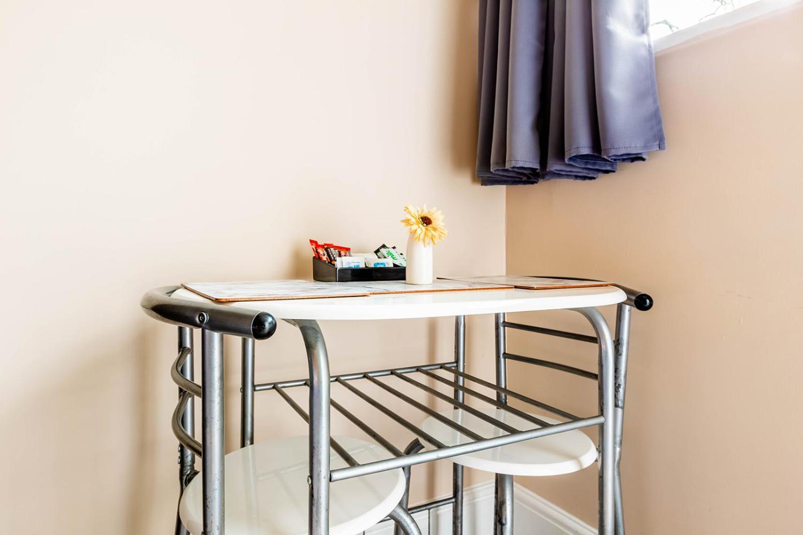 Windermere Studio Rooms - With Free Car Parking Onsite Extérieur photo